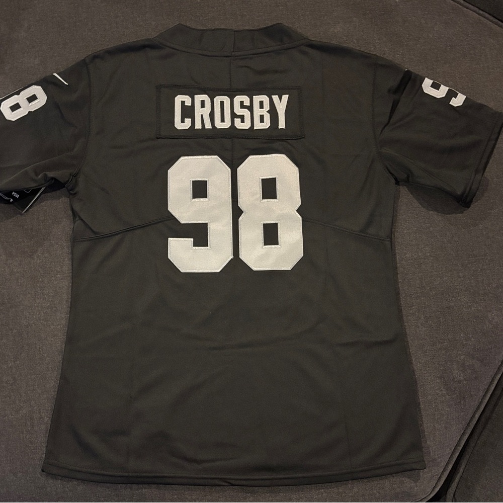 Women’s Black Raiders Max Crosby 
Large
